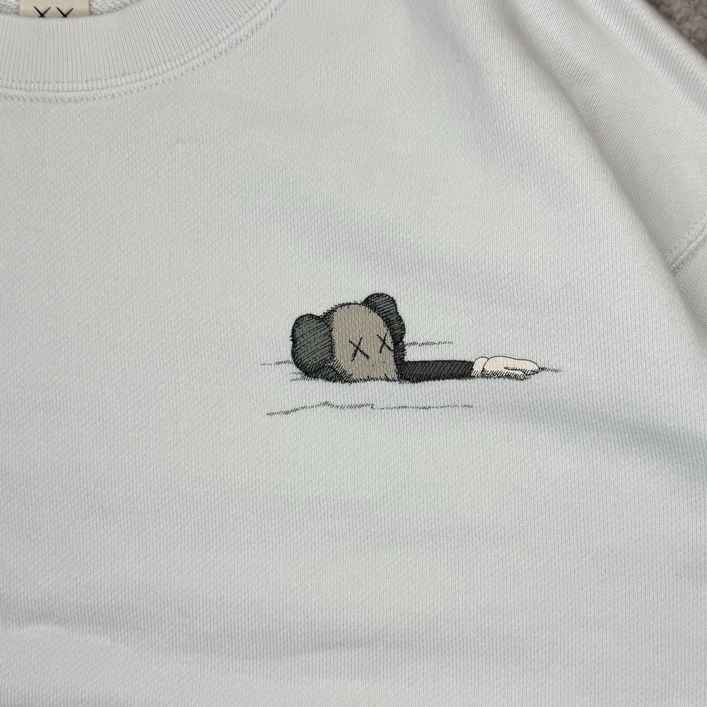 KAWS x Uniqlo Longsleeve Sweatshirt Cream White Size Large - Picture 3 of 11